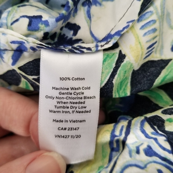Talbots Classic Cotton Shirt, Watercolor Vases Print Size S/P - Picture 5 of 8
